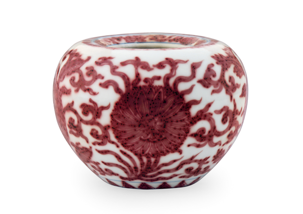 清乾隆 釉裏紅團花紋蘋果尊